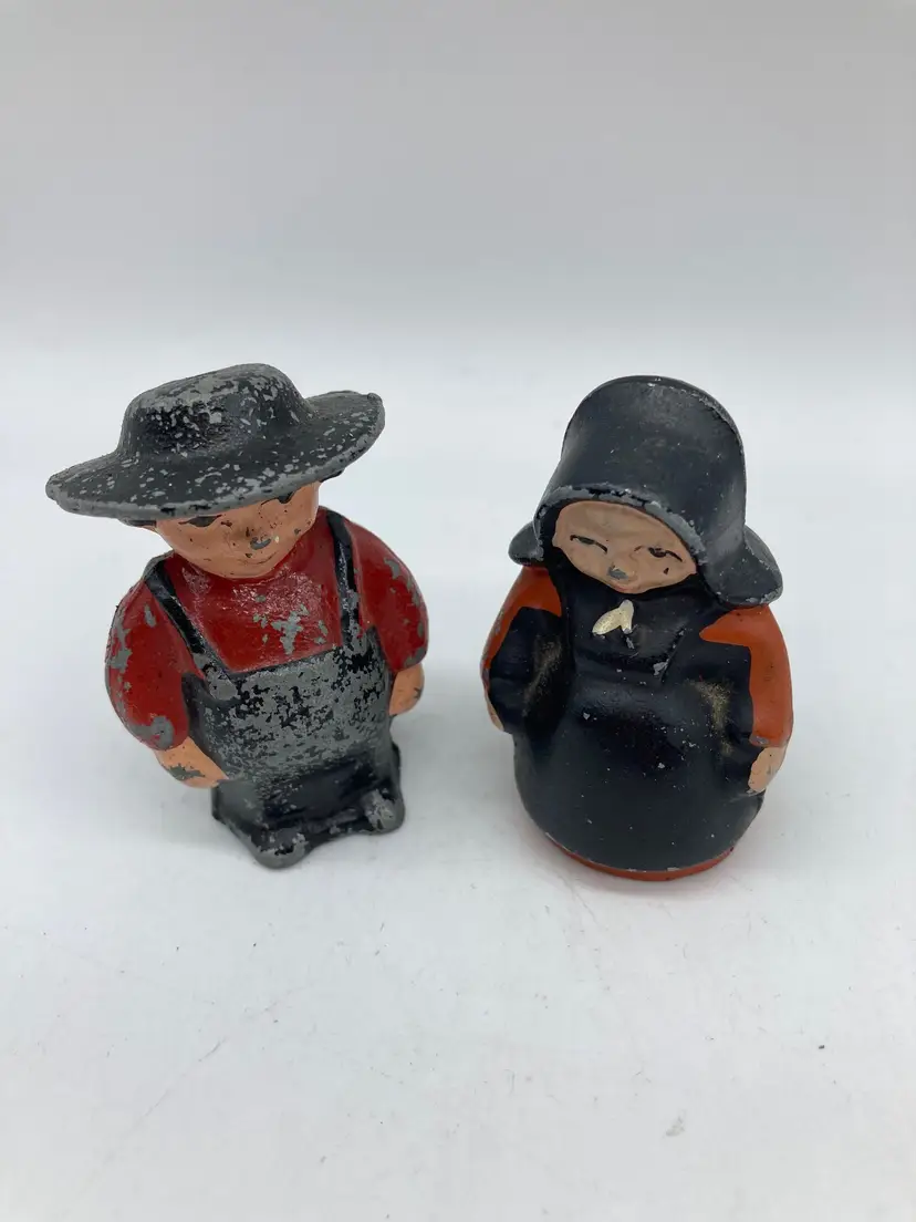 Vintage Cast Iron Amish Couple Man Woman Salt Pepper Shakers Red Black