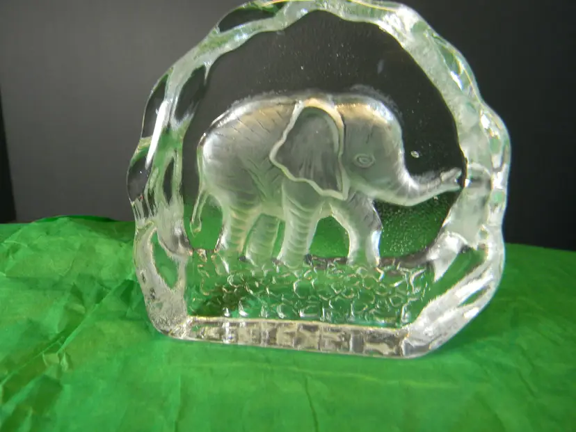 Frosted Glass Baby Elephant art glass/paperweight