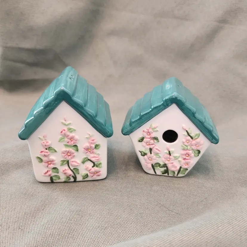 Birdhouses Magic Creations Vintage S&P Shakers Hand Painted