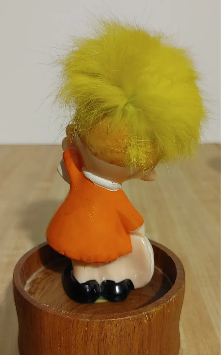 Berrie figurine. Please Be Mine. By Wallace Berrie. 1970's. Great condition. Perfect for Valentine's day.