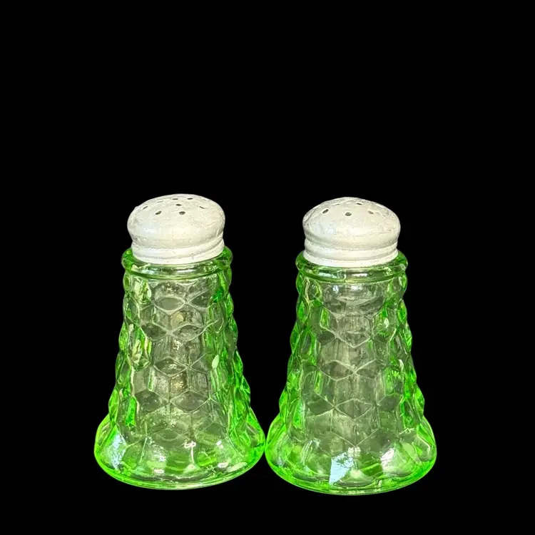 Salt & Pepper Shakers Jeannette Cubist Uranium Green Depression Glass  Glows
3-1/4” T x 2” W
