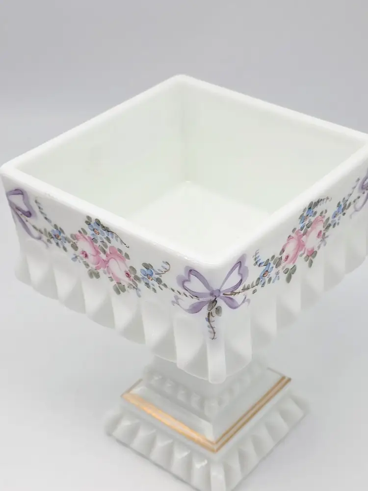 Westmoreland Roses and Bows Wedding Box Bottom/Candy Dish