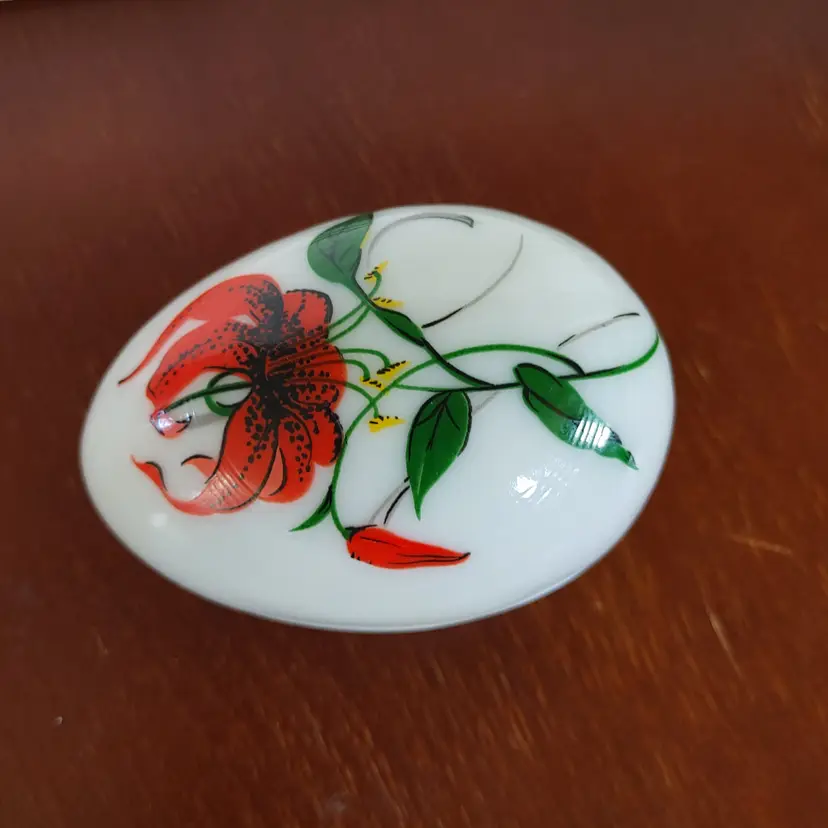Westmoreland Red Tiger Lily decorative egg trinket dish. 3w x 3h x 4d. No chips or cracks.