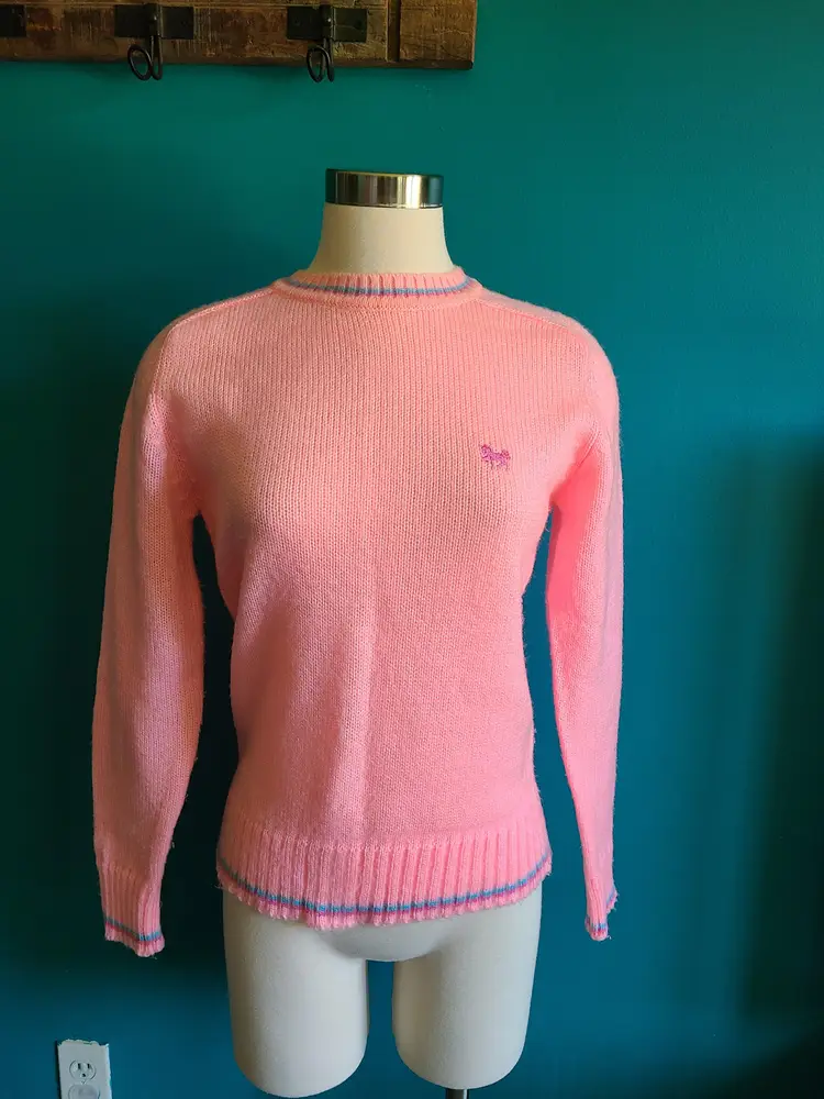 Womens vintage crewneck sweater bubblegum pink acrylic size large size medium preppy pastel 80s 90s