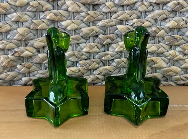 2 LE Smith Kneeling Angel Candlestick Holder Green Glass Star Pattern 4.75”