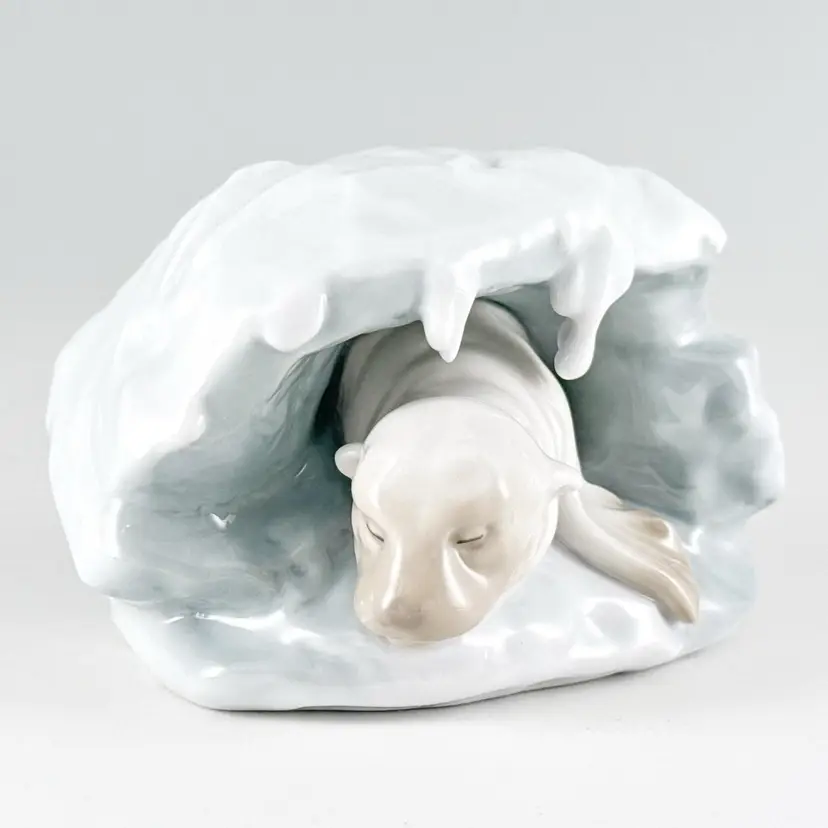 Lladro A Snowy Haven Sleeping Seal in Cave Hand Painted Porcelain Figurine #8061