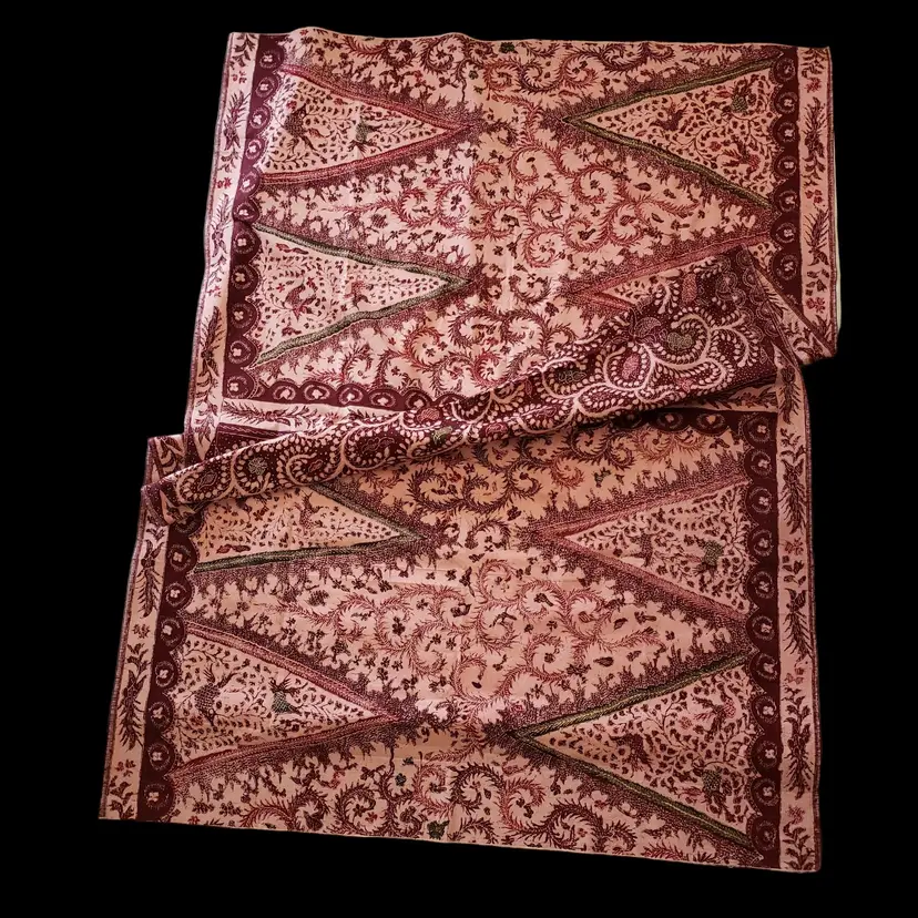 BATIK Fabric Textile Red Variations with Green Unbranded 40" x 68" Approximately