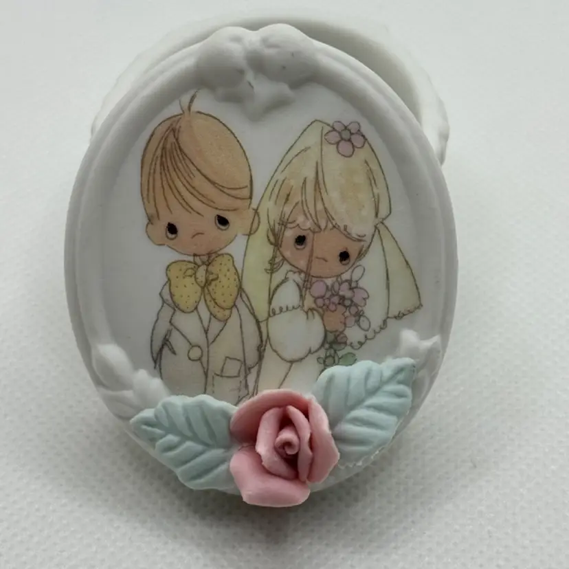 Vintage 1993 Precious Moments Bride & Groom Wedding Ring Box Trinket Lidded, Pink Roses Floral Flowers Ceramic, By Enesco, Made In China, MPN 244287