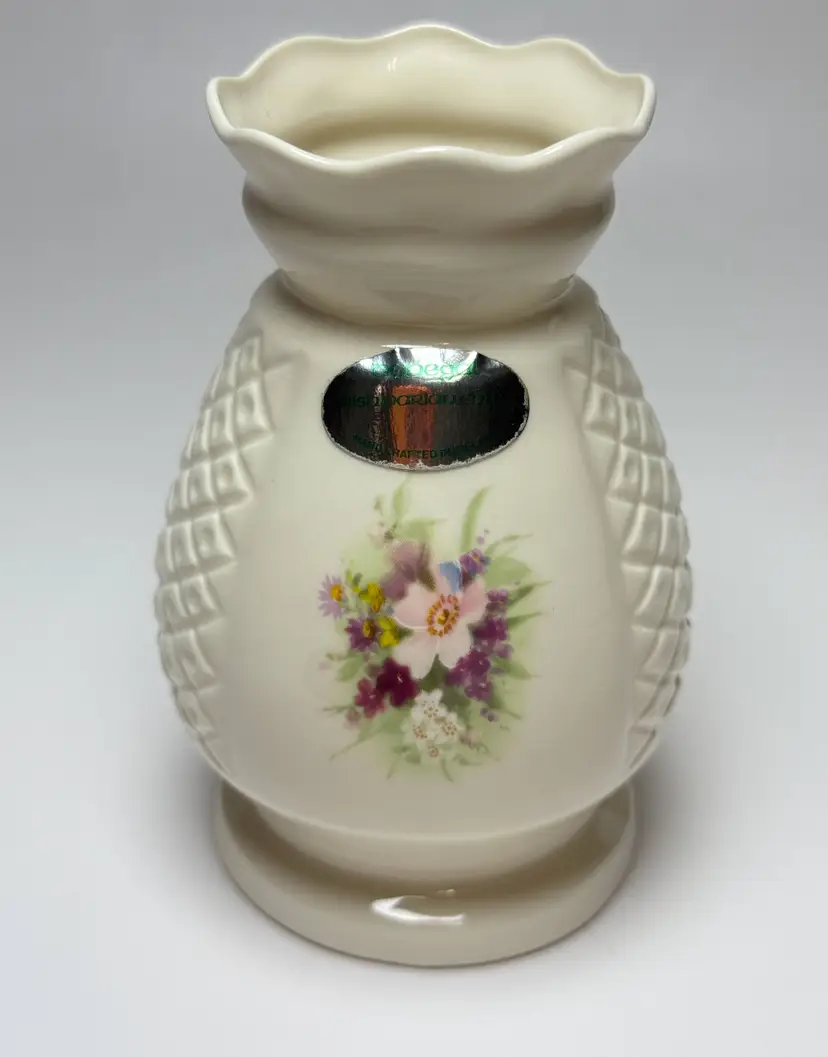 Donegal Parian Irish China 4.5" Bud Vase Floral Bouquet Made in Ireland Ivory