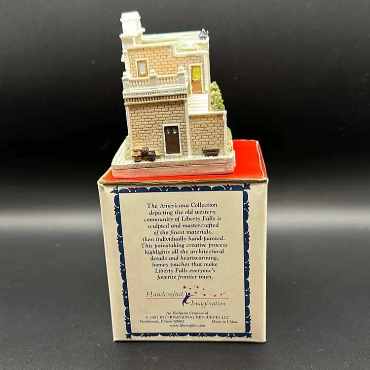 AH230 - The New Clara’s Bakery - 2001