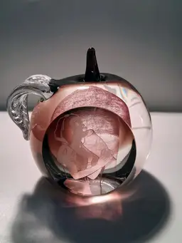 RARE, Caithness Scotland, NEW, Disney Showcase Collection, Enchanted Apple Paperweight