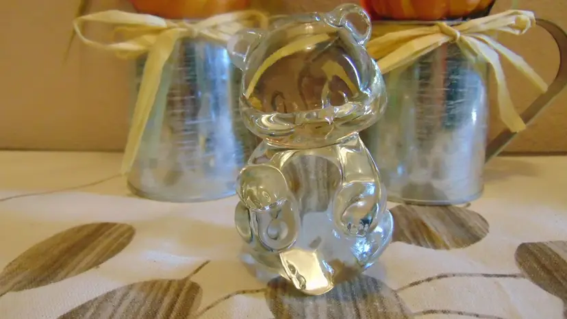 Vintage Pre-Owned Clear Fenton Glass Bear paperweight