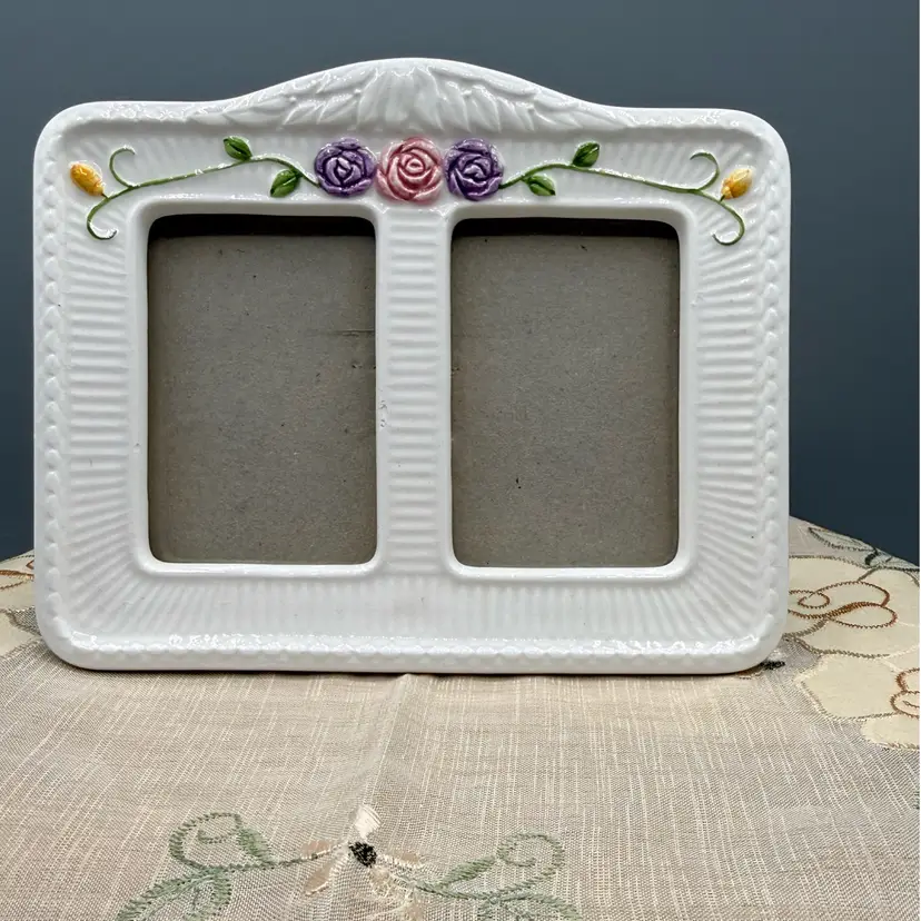 🐞Clearance Vtg Ceramic Double Photo Frame White Glaze Pastel 6x4.5”