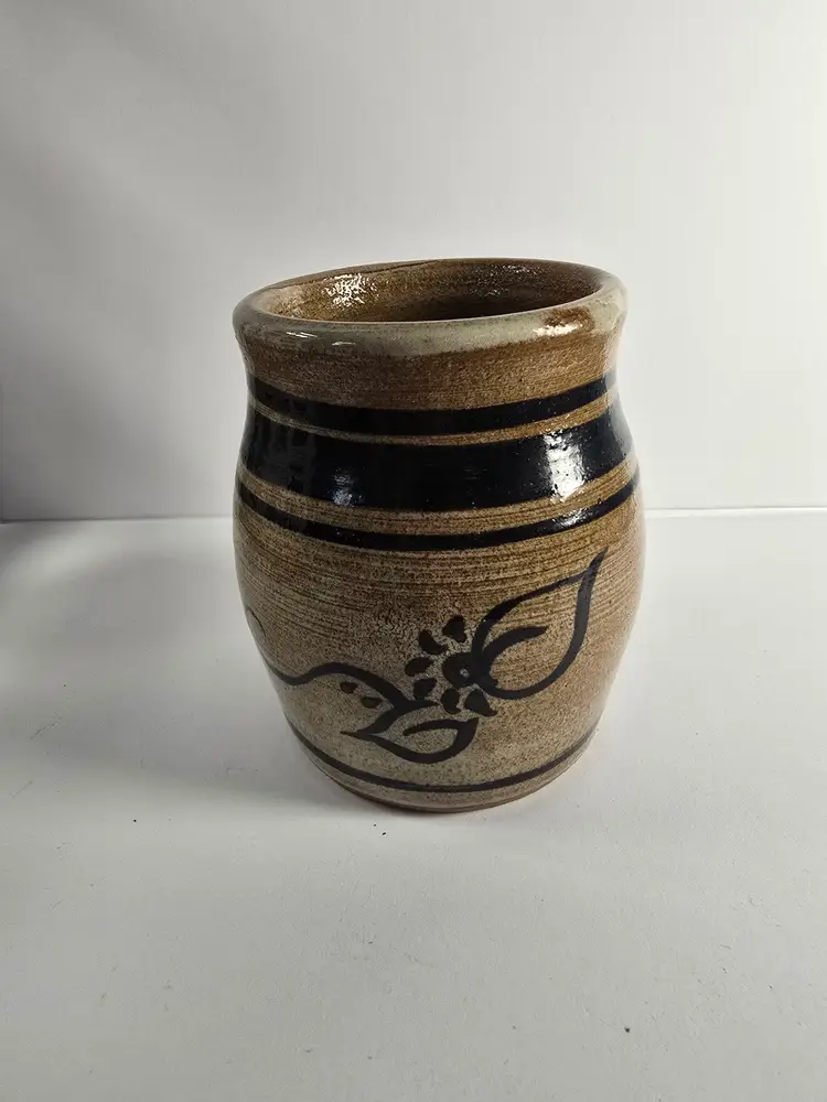 Vtg Bear Pottery Salt Glaze Jar / Vase