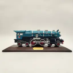 Avon Lionel 1931 #400E Blue Comet Pewter Train Model on Wood Base 1991 Vintage