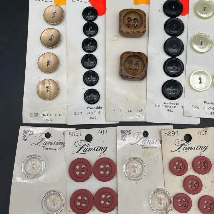 Lot Of 12 Vintage Lansing Cards Of Buttons