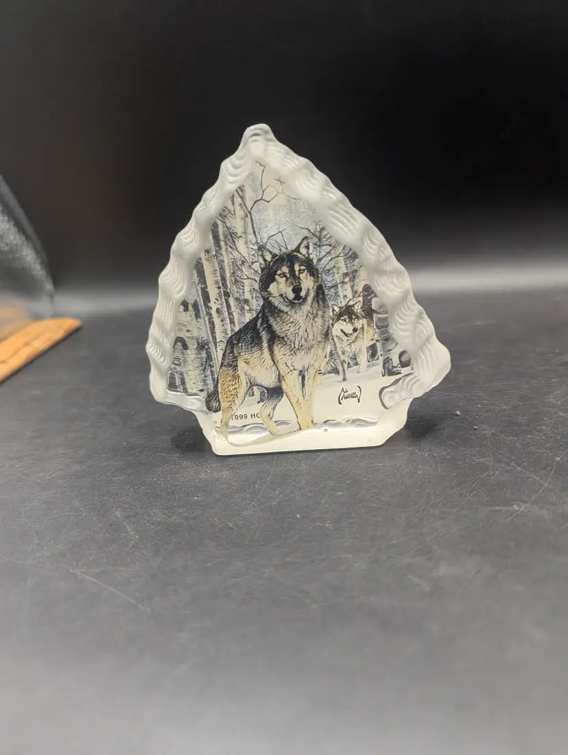 Vintage 1999 Bradford Exchange Wild Sovereigns Crystal Spirits Wolves Glass Arrow Head