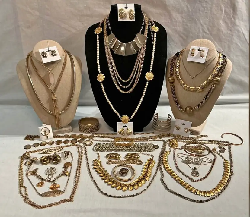 💎Vintage Gold Tone Jewelry Lot  Statement Necklaces Bracelets Earrings & Sets