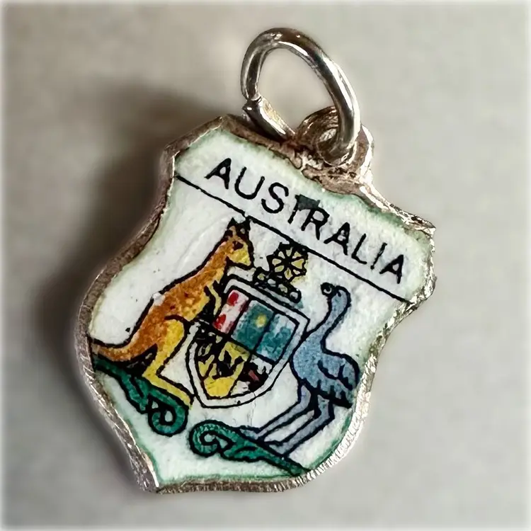 Australia - Coat Of Arms Vintage Enamel Souvenir Travel Shield Bracelet Charm - Silver Plate