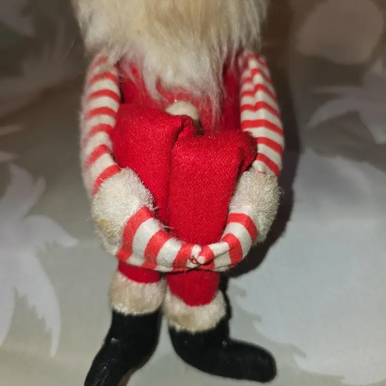 Santa Elf Knee Hugger