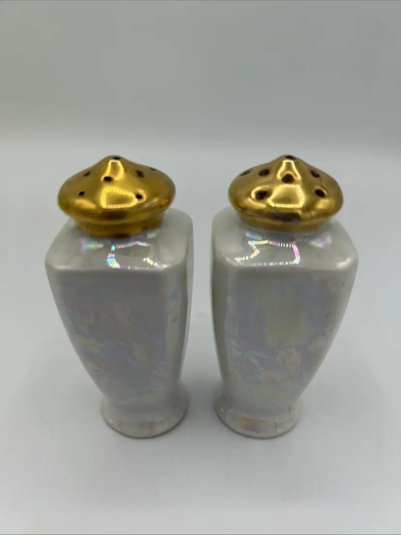 Vintage Lusterware Pearl Glaze Salt & Pepper Shaker Set 22KT Marked E Tilly
