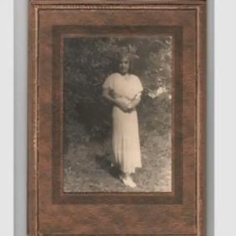 Black And White Full Length Portrait Of Young Woman 4 1/2 x 7 Sleeved