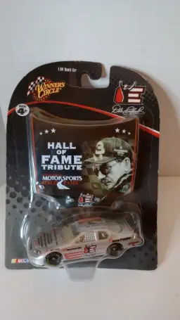 DALE EARNHARDT Winner's Circle "Hall of Fame Tribute" NASCAR AWARD 1:64