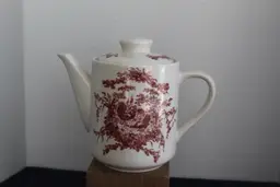 California Pantry Classic Ceramics Red Toile Rooster Teapot 2002 Great Condition