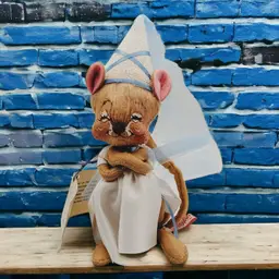 Annalee Robin Hood's Maid Marion Princess Mouse 1990 Medieval Renaissance Doll