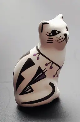Vintage Native American Acoma Cat Figurine Signed P. Iule (Pat)