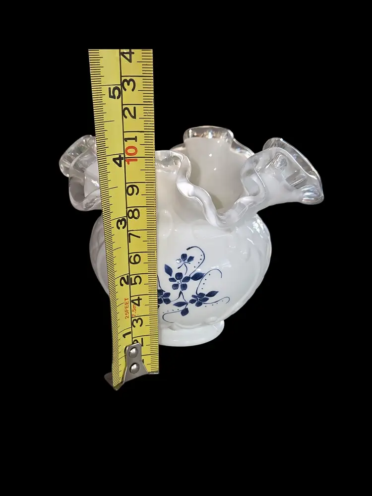 Fenton Silvercrest Elizabeth Collection Ruffled Edge Vase
