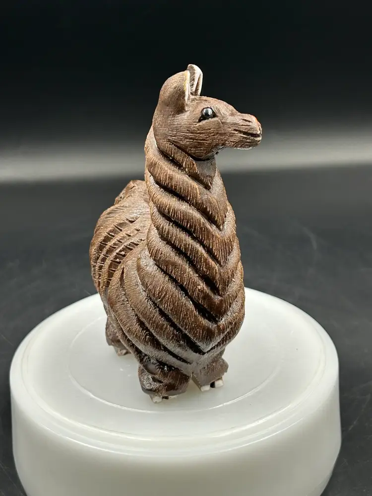 Artesania Rinconada Llama Figurine, Carved Animal Collectible Art Uruguay
