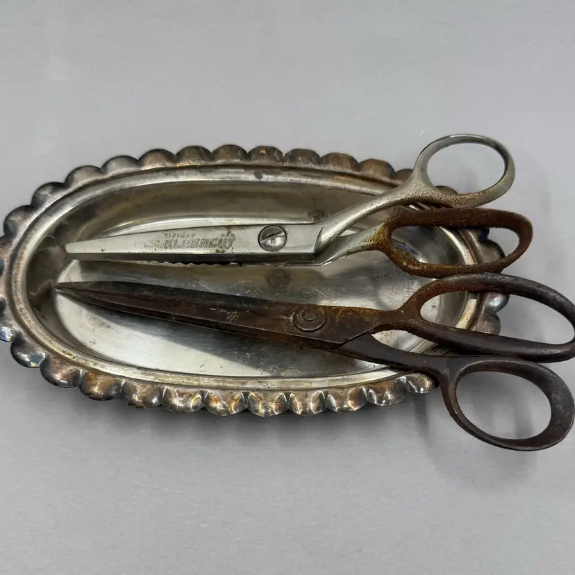 Oval Silver Dish And 3 Pairs If Rusty/crusty Shears