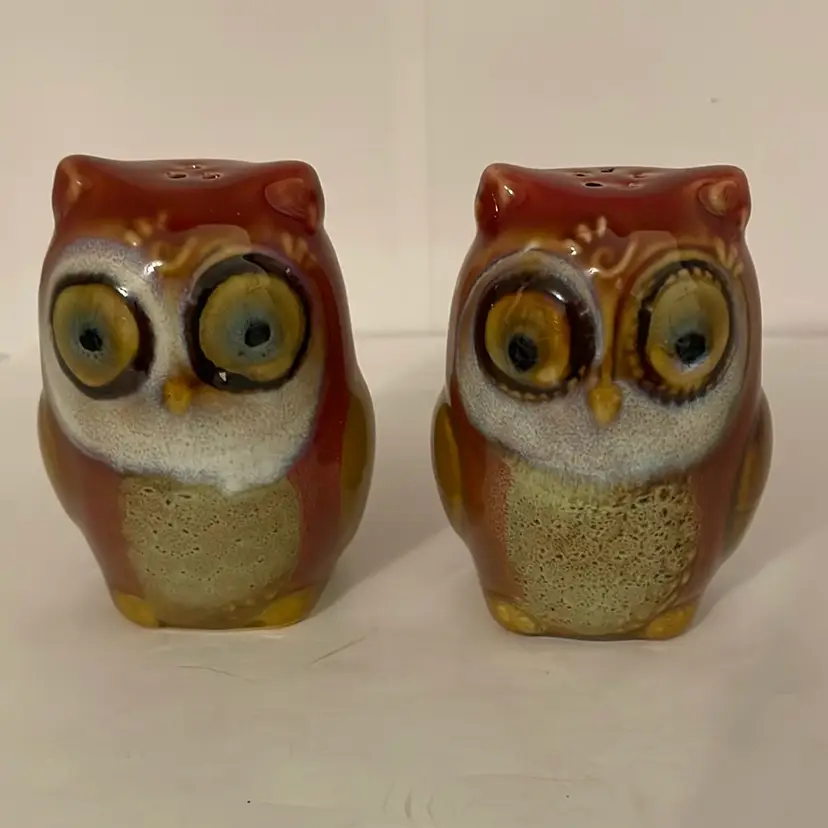 #548 VTG Gibson Owl Salt & Pepper Shakers