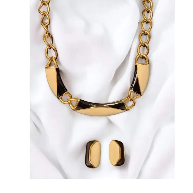 MONET CREAM AND BLACK ENAMEL CHOKER NECKLACE MATCHING EARRINGS