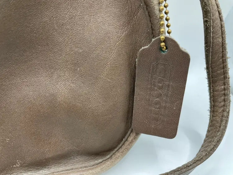 VTG Coach Canteen Purse Mini Chester Mocha Brown Leather Cross Body No. L5M-9982