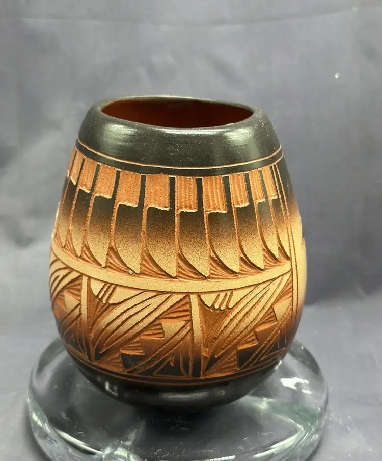SALE Navajo Little Dine Native American Horse Vase Pottery Marked Little Dine 2004