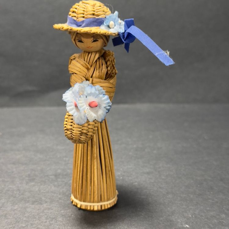 #1500 Folk Art, Corn Husk Straw Wood Doll Handmade 1970’s Lady Girl With Flower Basket Blue Flowers 5”