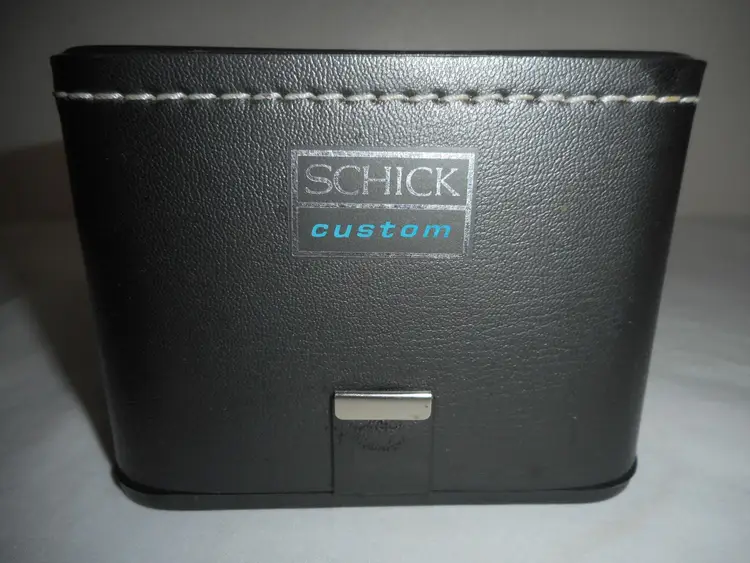 Vintage Schick Custom Comfort Control Electric Razor in case