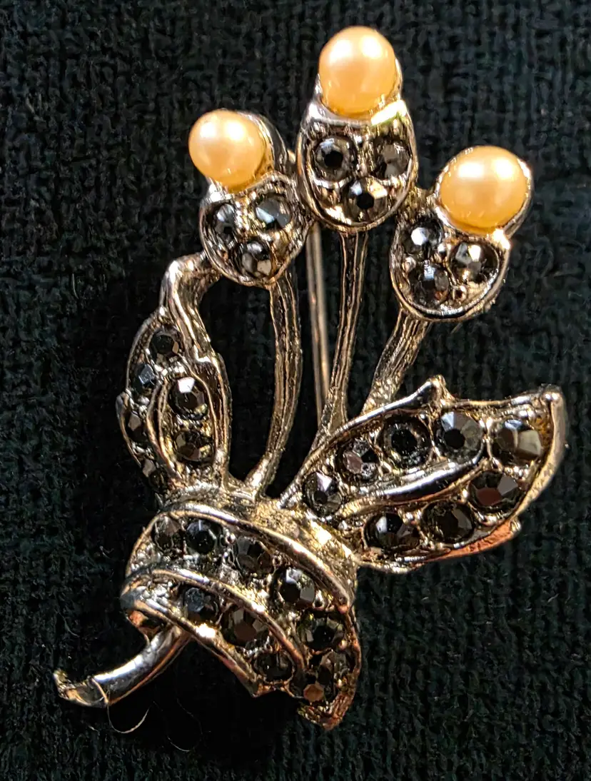 Vintage Marcacite Stones with Faux Pearls in a Floral Design Brooch