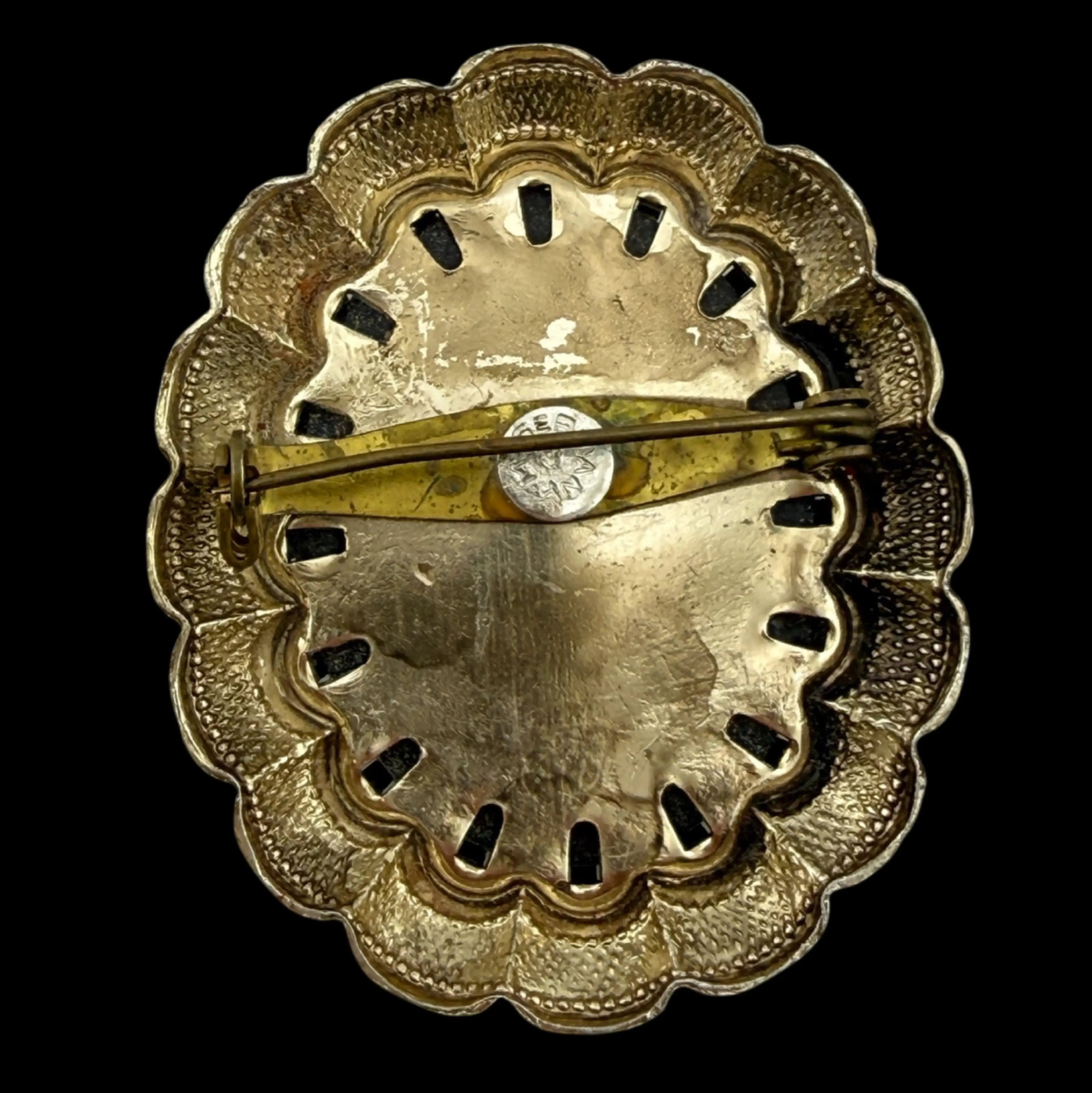 Image 3 of 4