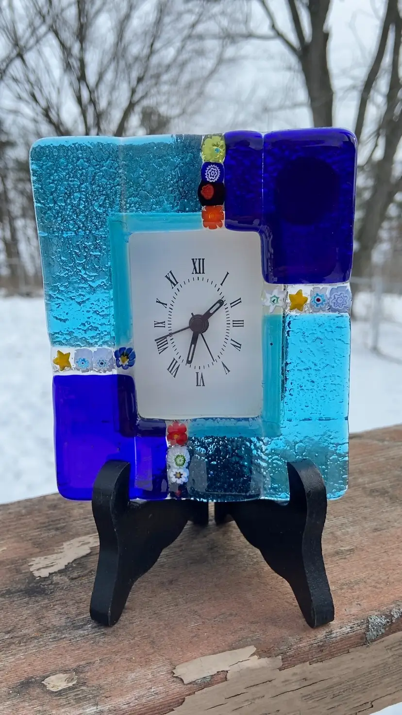 VS Murano Millefiori Glass, Battery-powered, Clock. Sticker: VS Murano Glass Italy. 4.75”h.