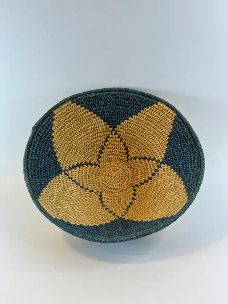 Handwoven Batoro Raffia Basket/ Bowl 7.5”