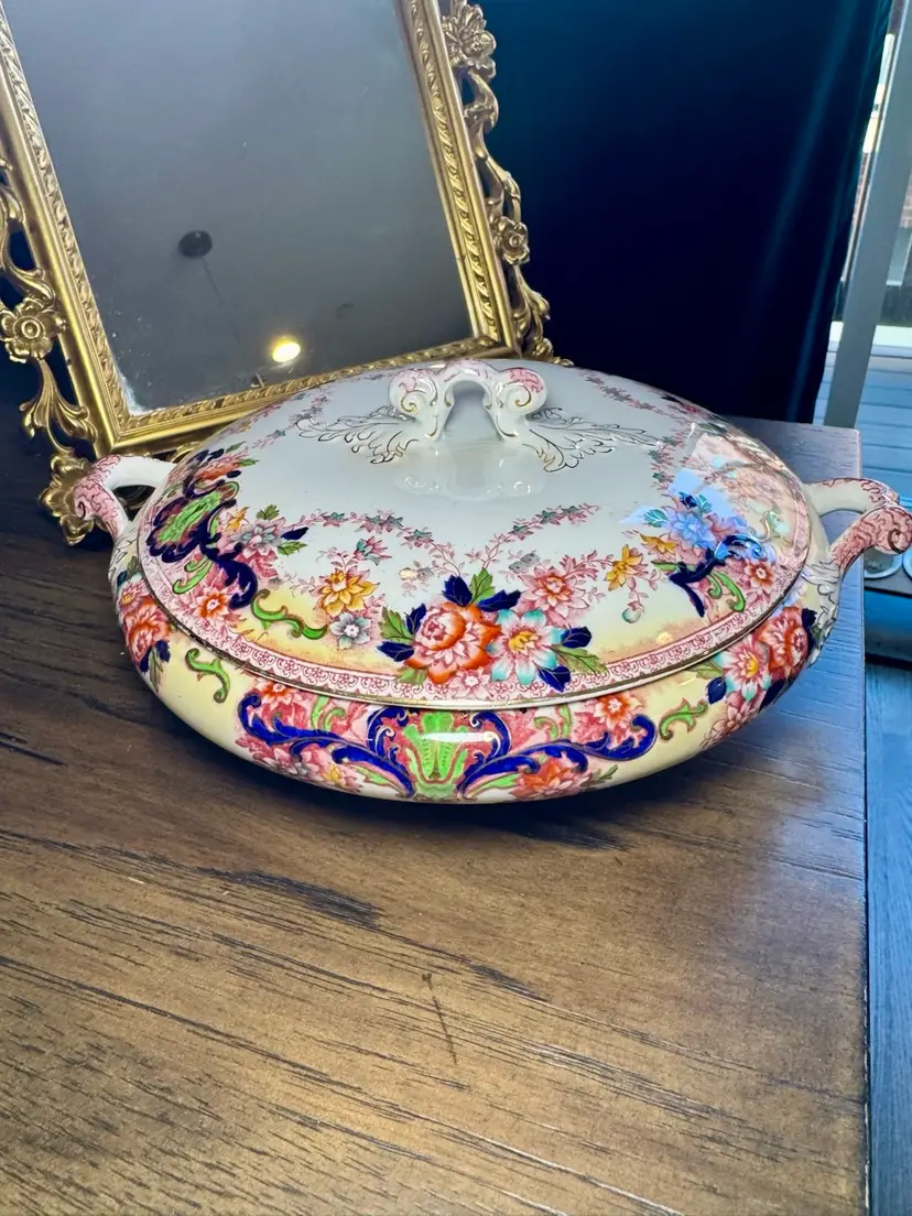 Antique 1800-1900 era lidded 10” vegetable tureen by John Maddock & Sons Royal from England,pattern "Marlborough"