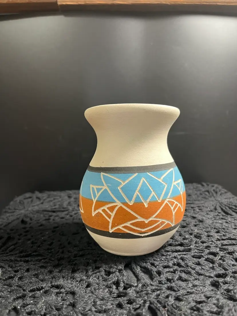 Marion Selwyn-Sioux Pottery- Out of SD. Beautiful Pottery