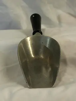 WAGNER WARE METAL/ALUMINUM SCOOP