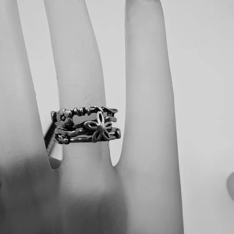 Vintage Sterling Silver Floral Band Ring
