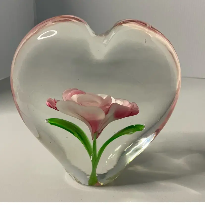 Heart Paperweight With Pink Flower 4 Inches