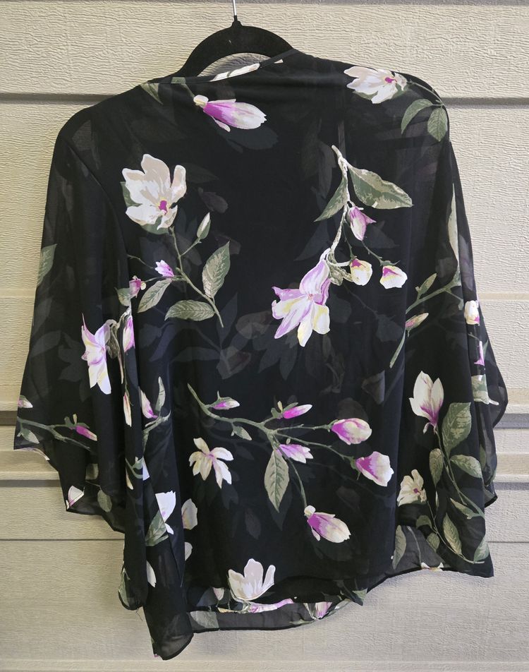 Belle by Kim Gravel Women's BOHO Blouse Top Black Floral Size Medium