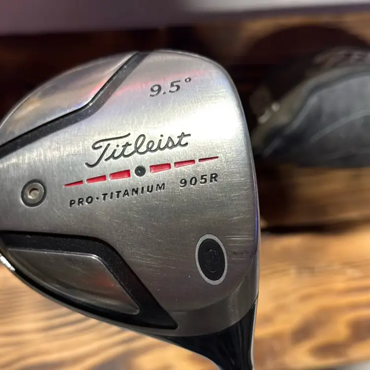 Titleist 905 R Driver With UST Pro Force Graphite Shaft Stiff 9.5 Degrees With SuperStroke Oversize Grip.